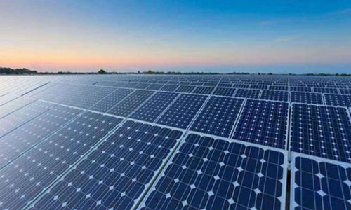 <b>光伏發電產業與新能源大香蕉啪啪啪池產業的劃時代碰撞</b>
